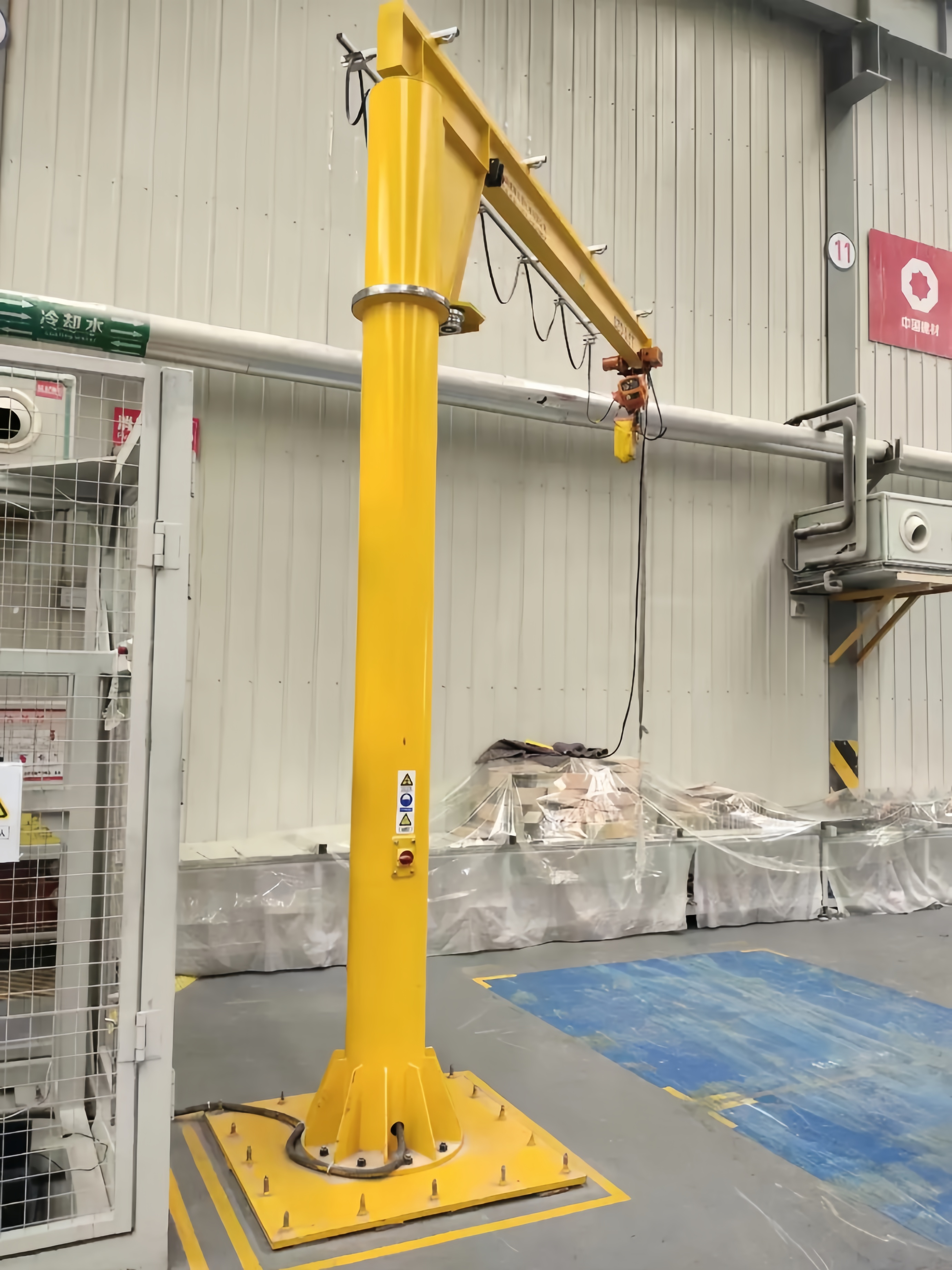 Low Headroom Crane 1