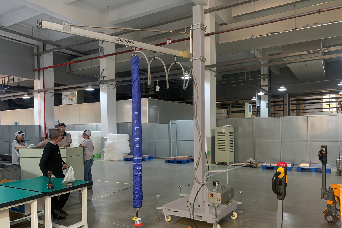 Efficient material handling with tube lifter