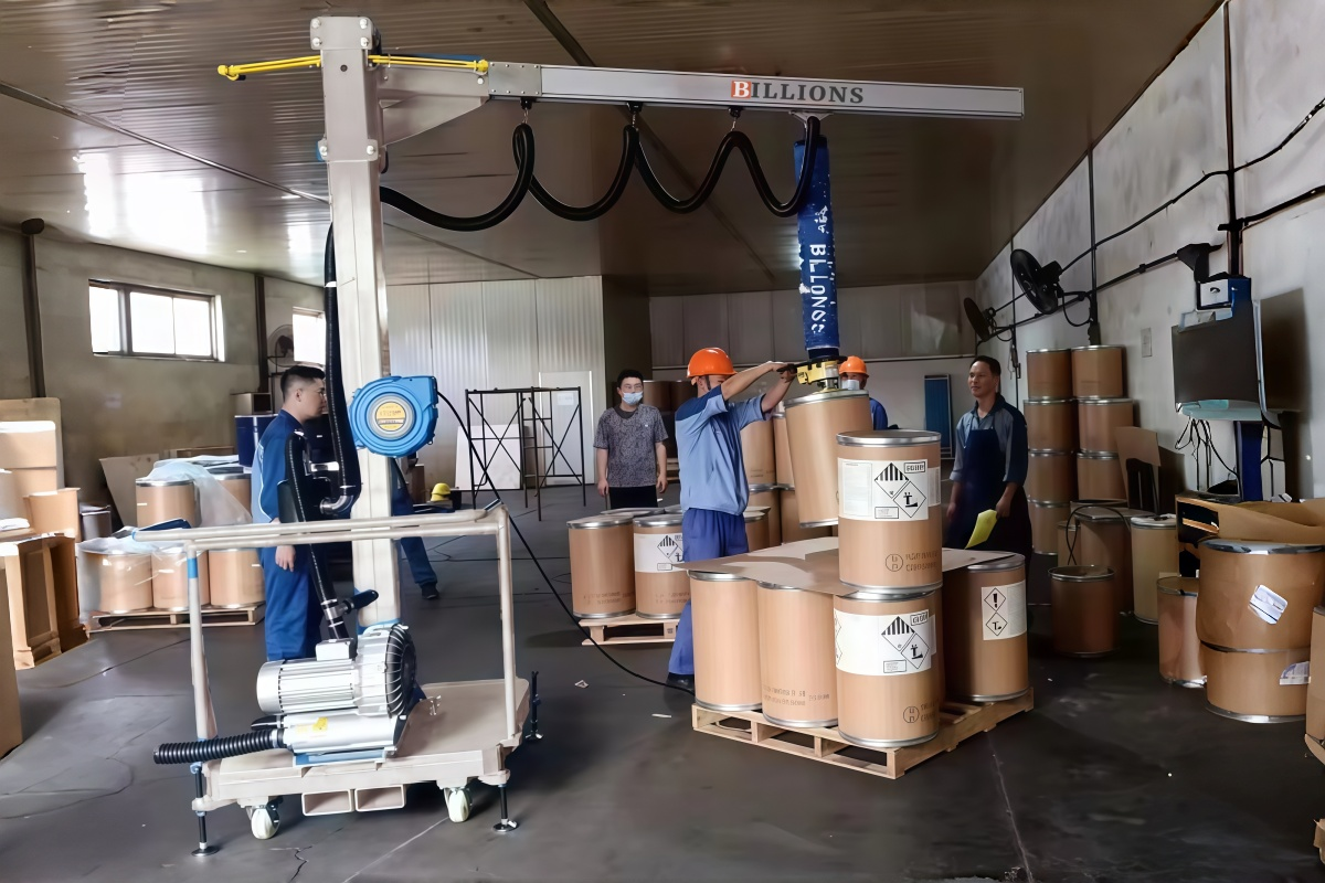 Mobile Column Cantilever Crane