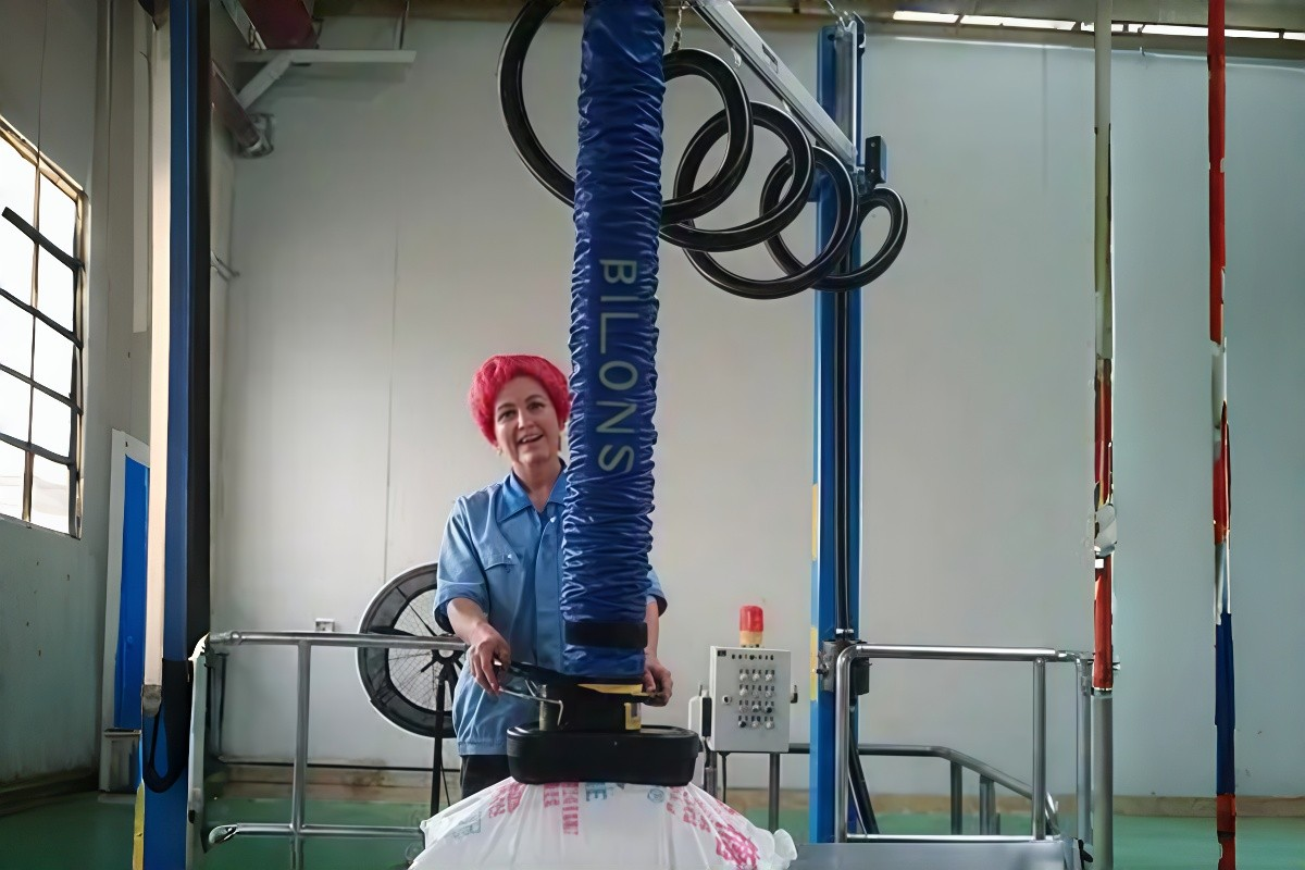 Efficient material handling with tube lifter